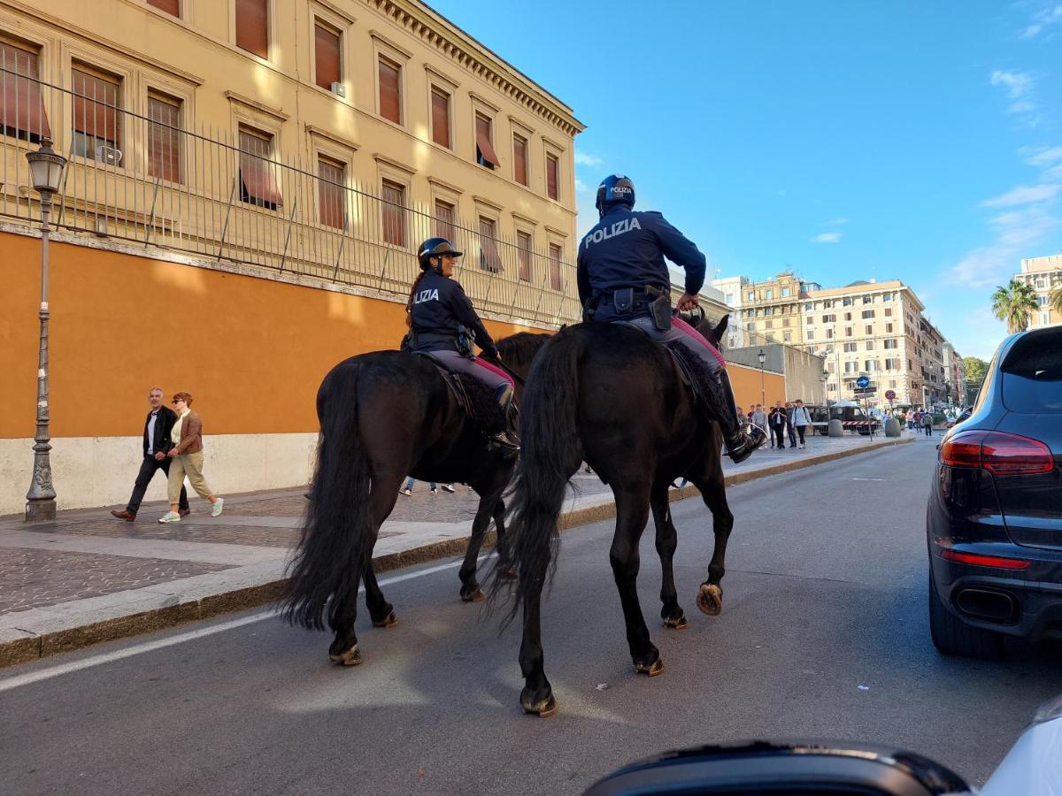 Spanish Steps Bedroom ローマ エクステリア 写真